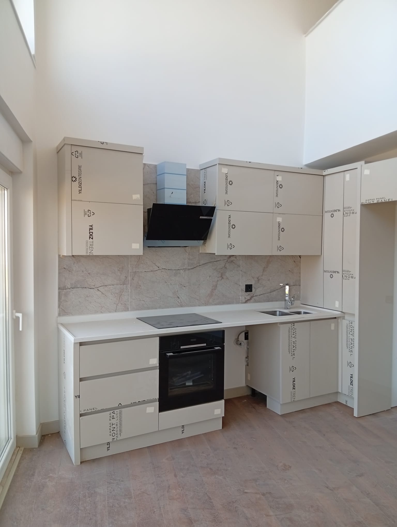 YAŞAR GYO Antalya Altıntaş'ta Marlin Port Sitesinde Eşsiz Doğayla İç İçe 4+1 loft Bahçe Katlı Satılık Daire - 3