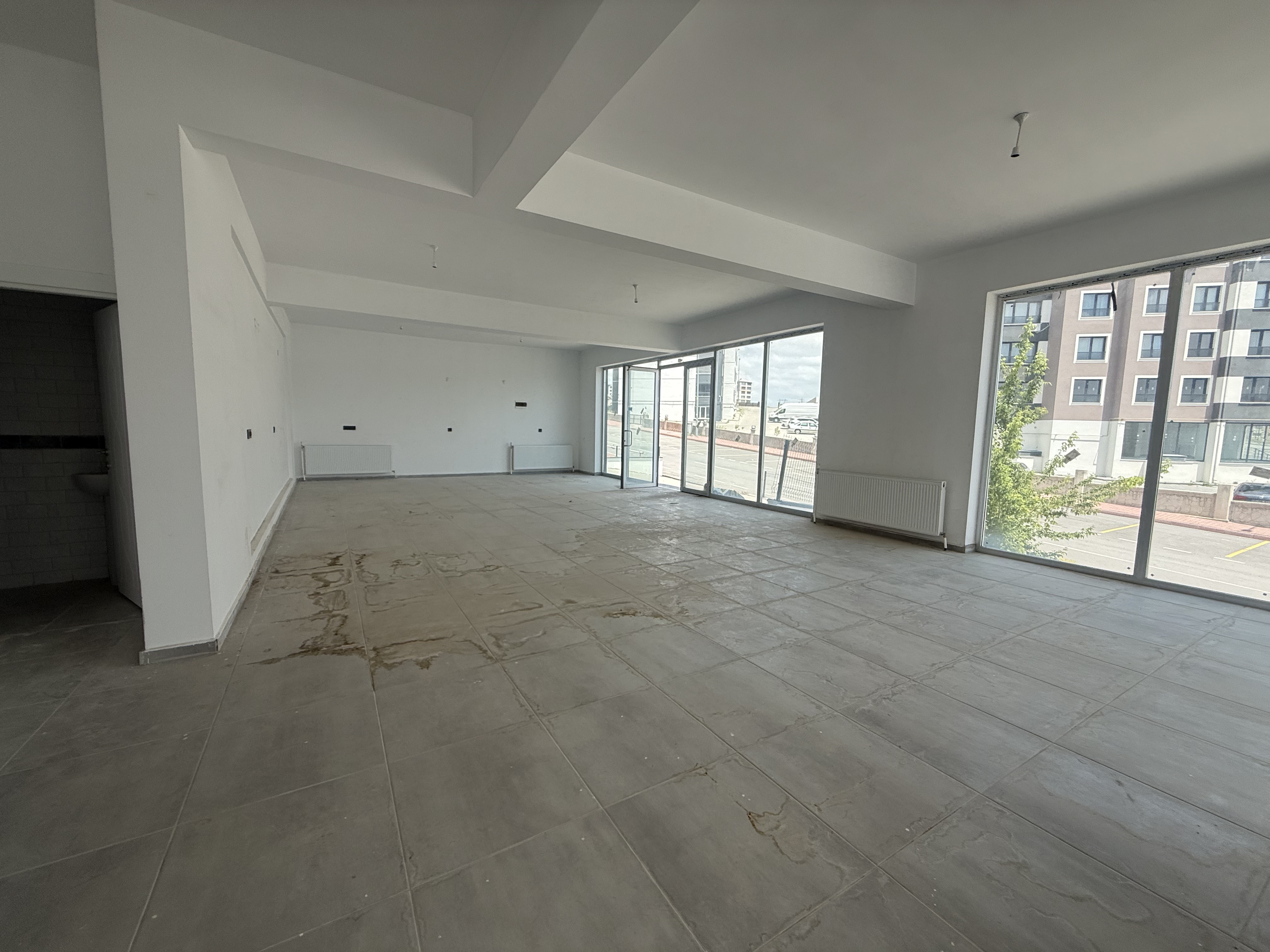 ERKİLET OSMANGAZİ'DE KURUMSALA KİRALIK 180 M2 KÖŞE DÜKKAN - 8