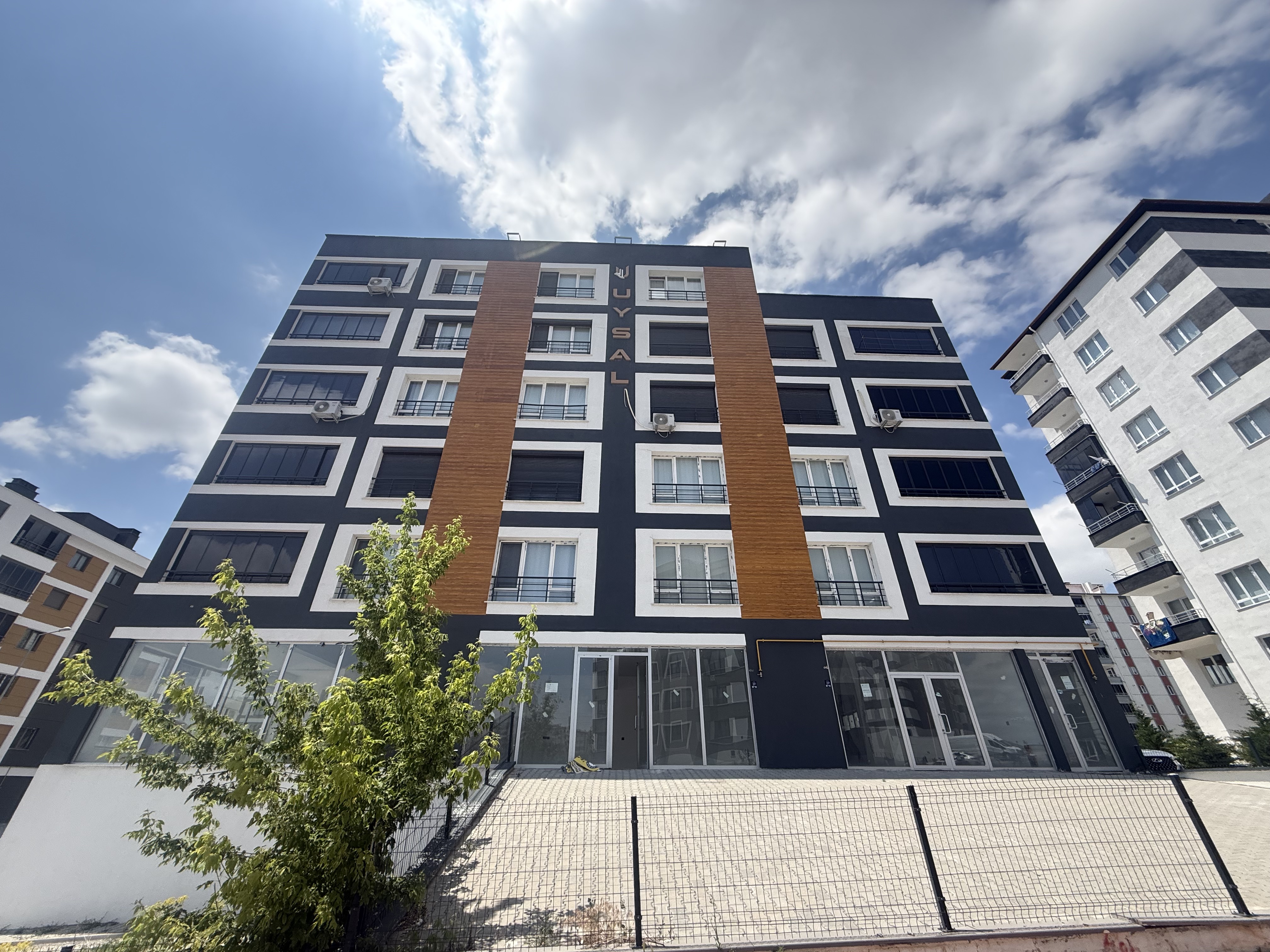 ERKİLET OSMANGAZİ'DE KURUMSALA KİRALIK 180 M2 KÖŞE DÜKKAN - 4