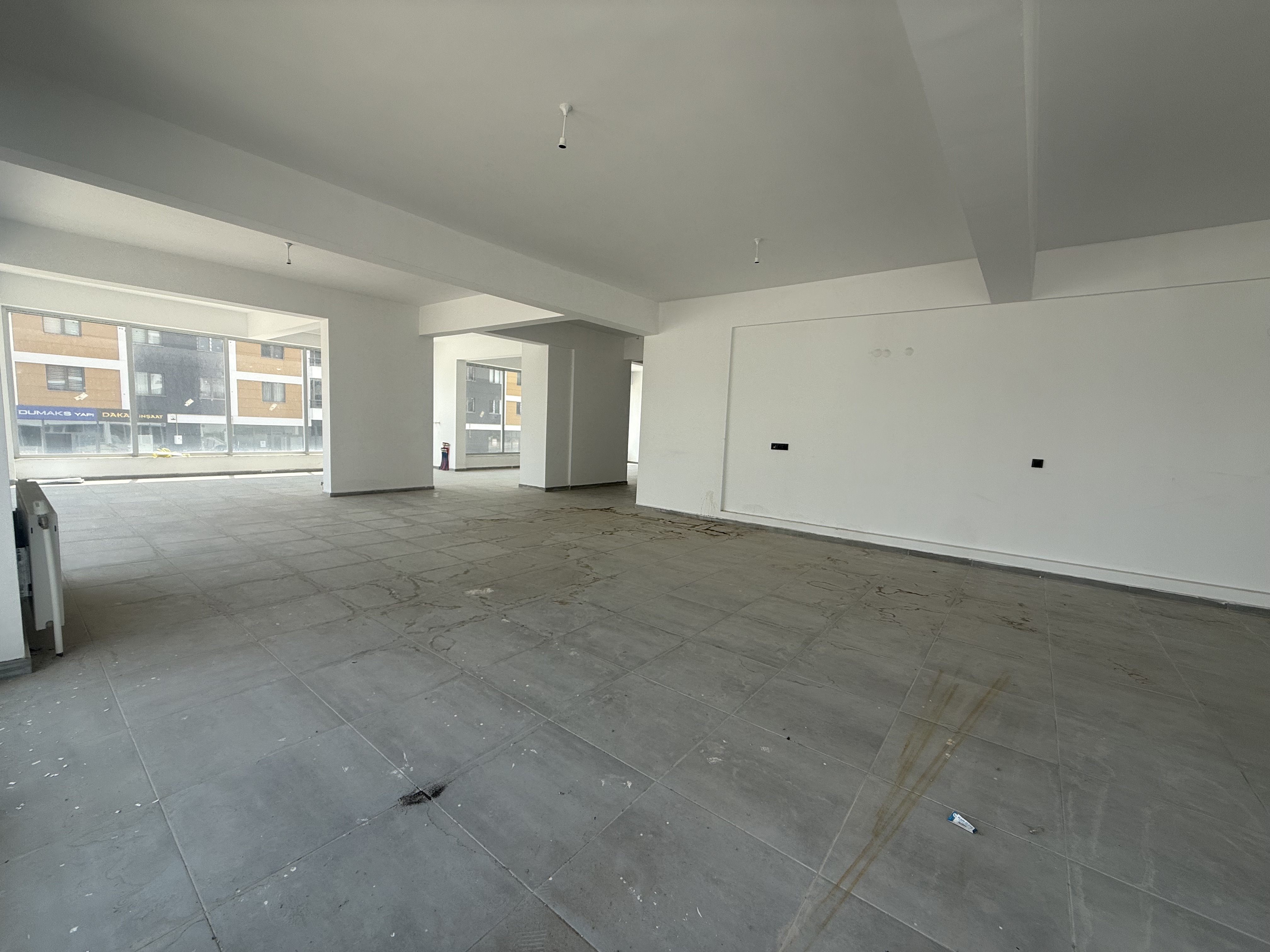 ERKİLET OSMANGAZİ'DE KURUMSALA KİRALIK 180 M2 KÖŞE DÜKKAN - 2
