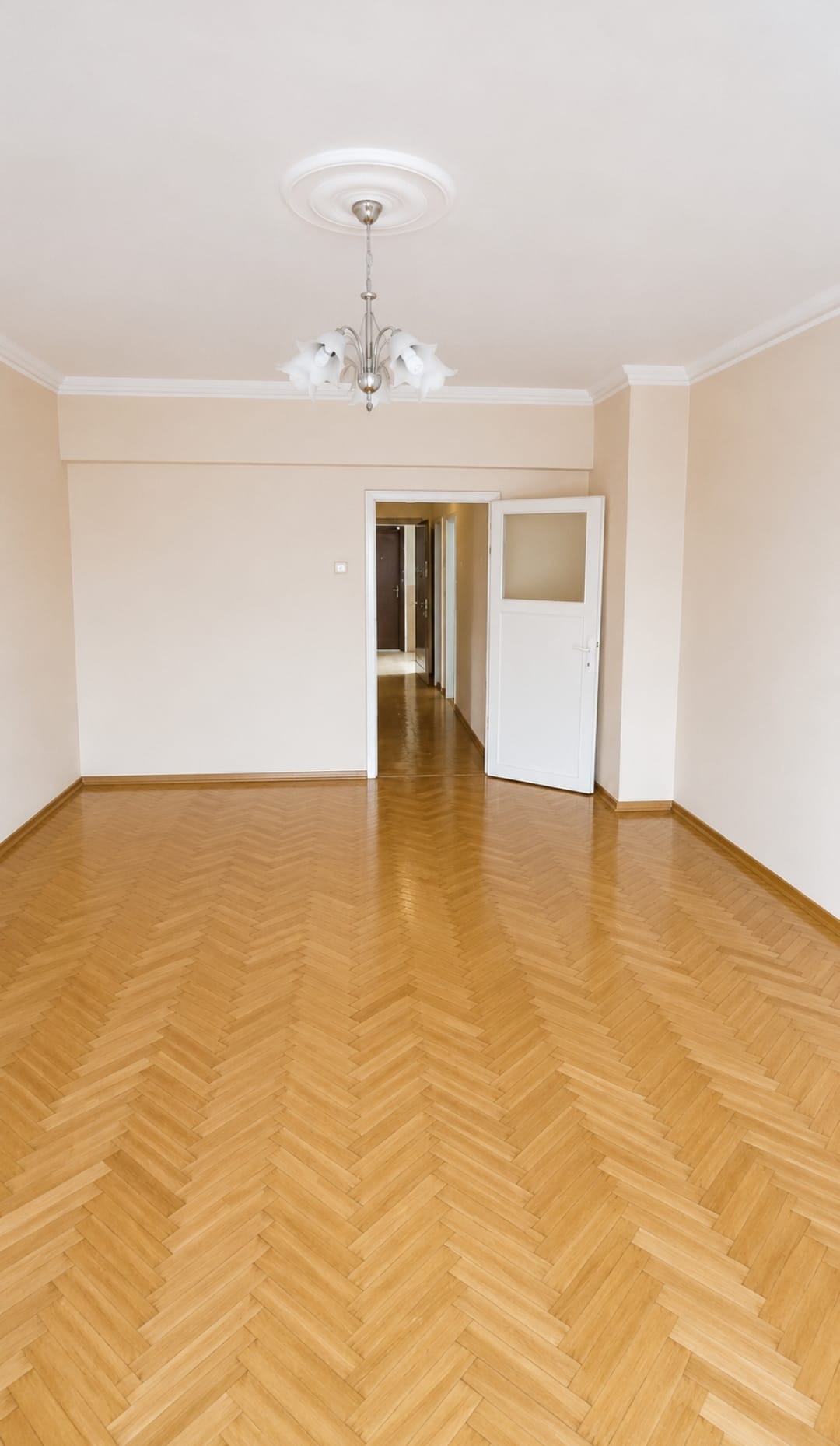 DİKMEN İLKER CADDESİNDE MERKEZİ KONUM SATILIK 3+1 - 3