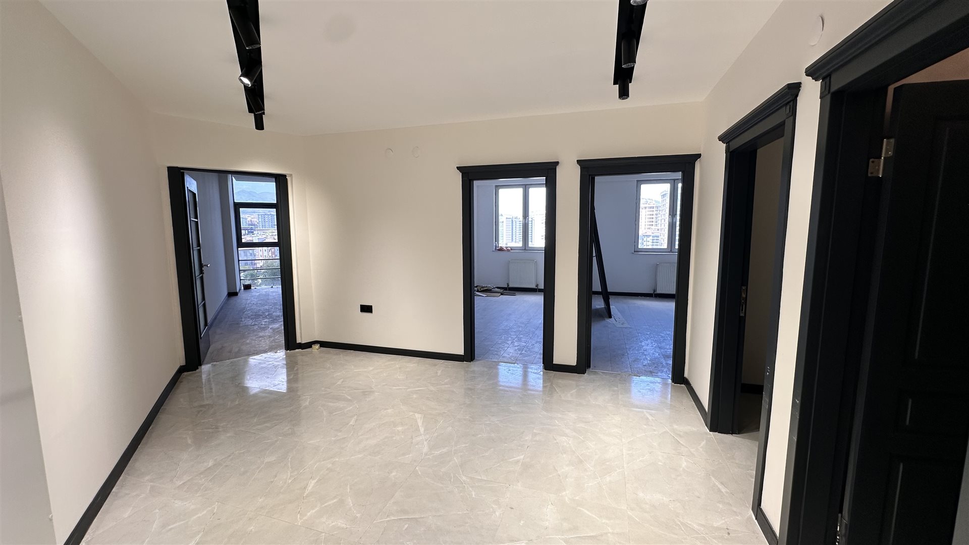 HUKUK PLAZA DA KİRALIK SIFIR OFİS - 14