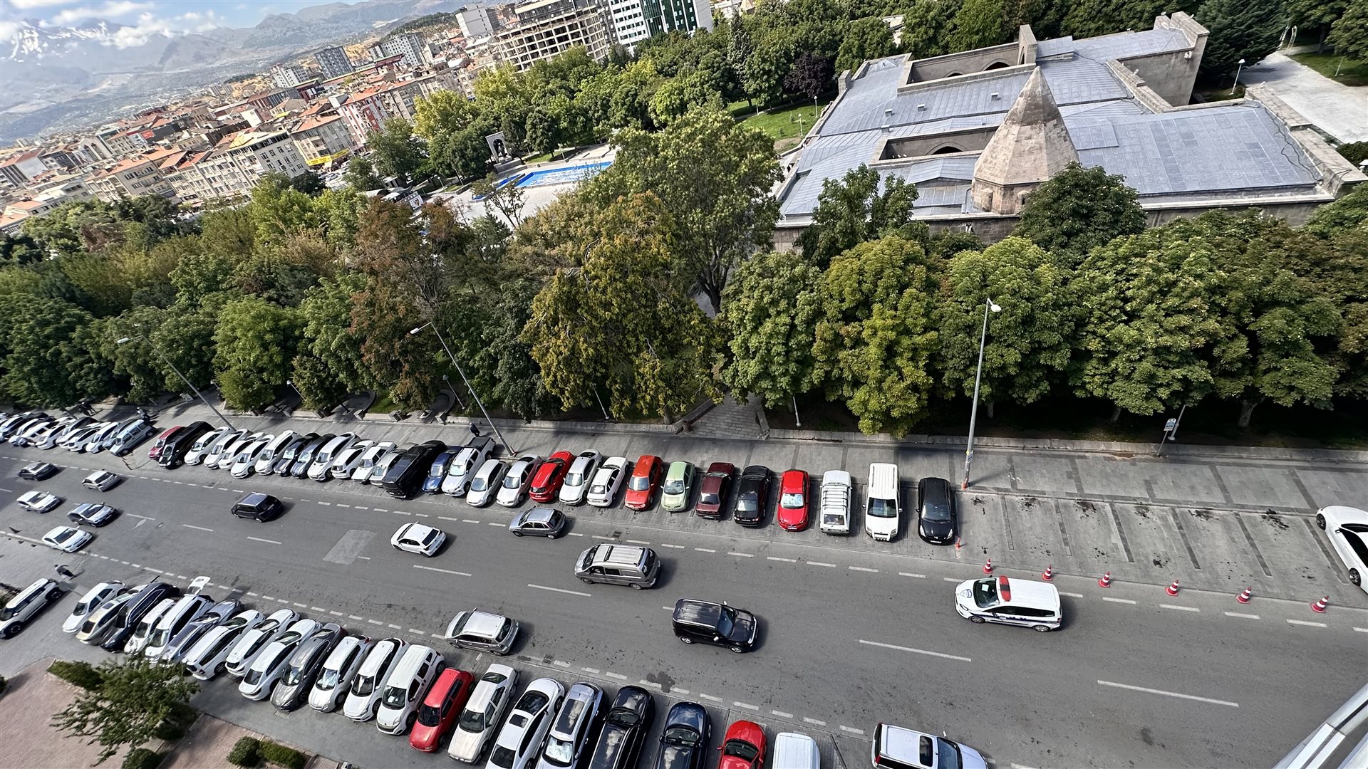 HUKUK PLAZA DA KİRALIK SIFIR OFİS - 16