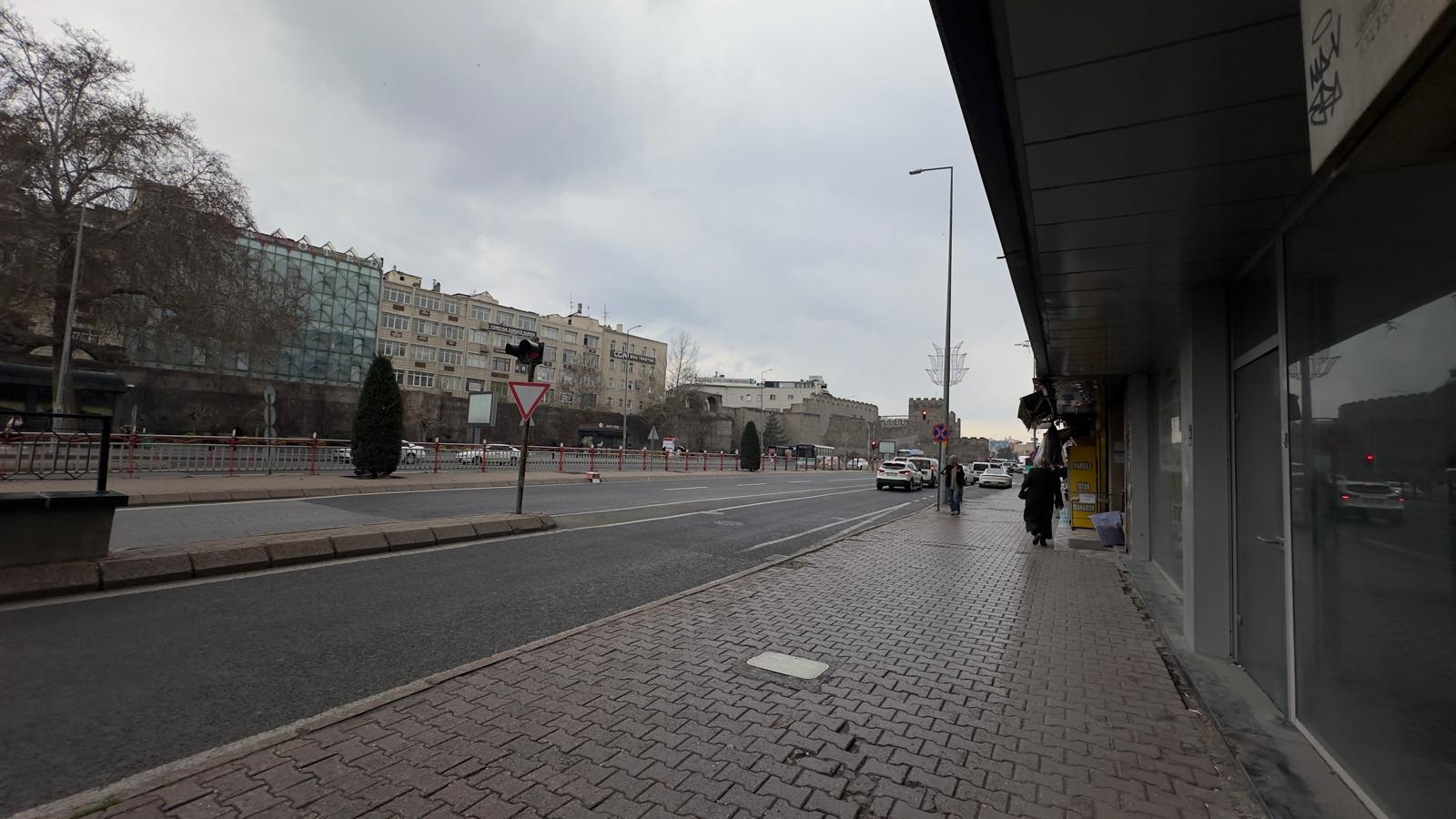 CUMHURİYET MAH. ÖZHASEKİ BULVARI ÜZERİNDE KİRALIK 4+1 BÜRO OFİS - 12