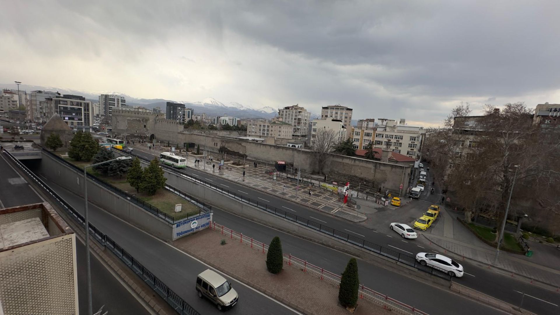 CUMHURİYET MAH. ÖZHASEKİ BULVARI ÜZERİNDE KİRALIK 4+1 BÜRO OFİS - 15