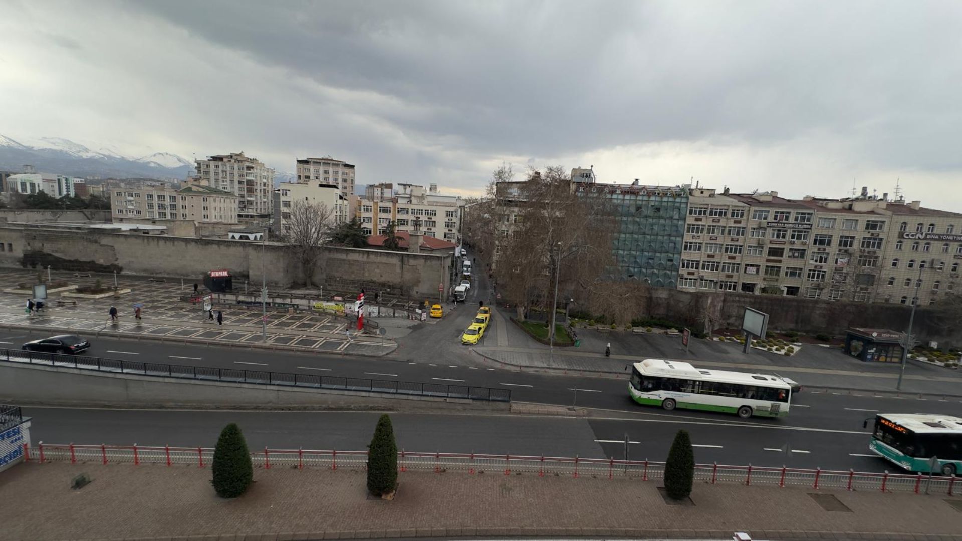 CUMHURİYET MAH. ÖZHASEKİ BULVARI ÜZERİNDE KİRALIK 4+1 BÜRO OFİS - 14