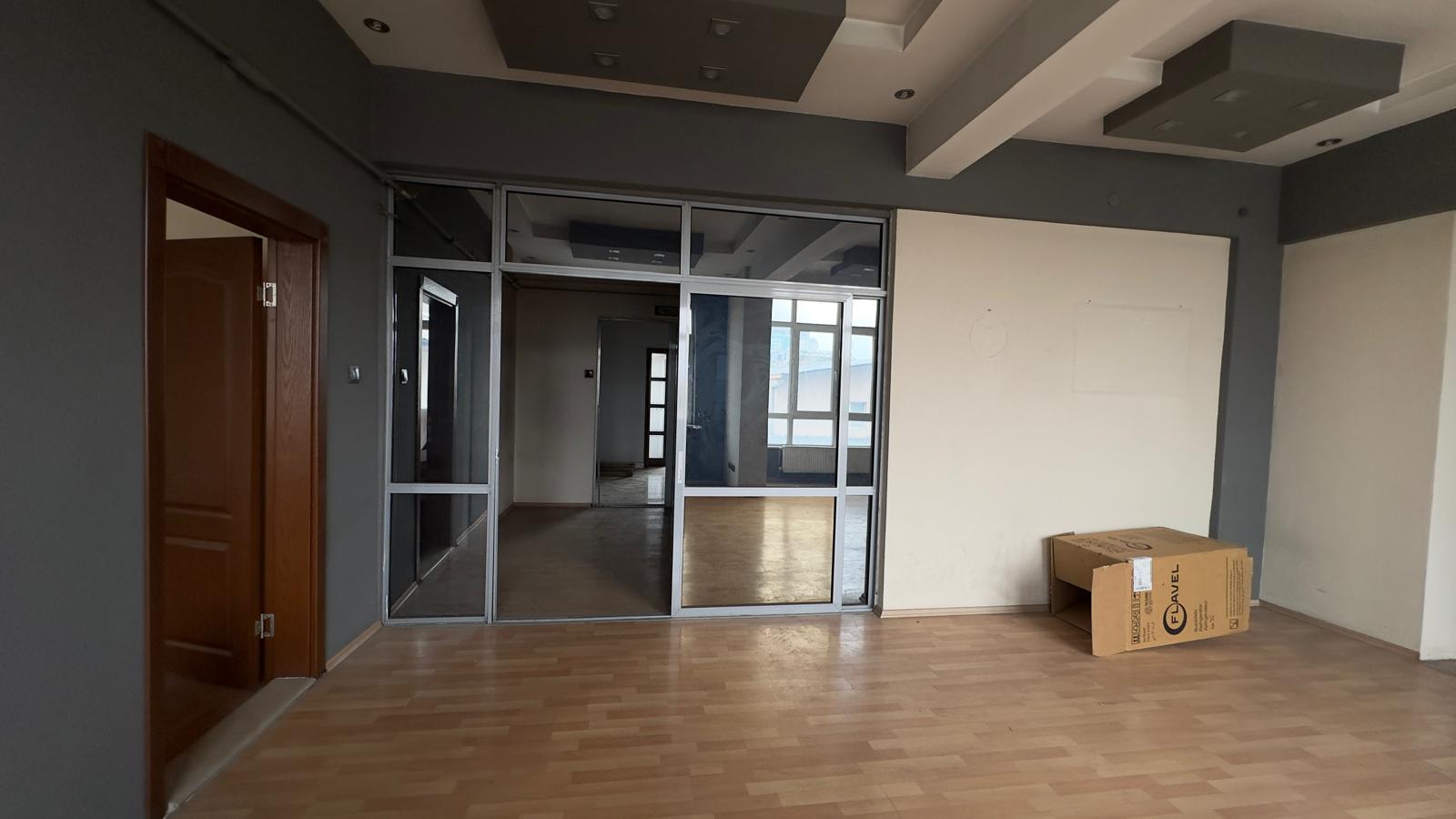 CUMHURİYET MAH. ÖZHASEKİ BULVARI ÜZERİNDE KİRALIK 4+1 BÜRO OFİS - 11