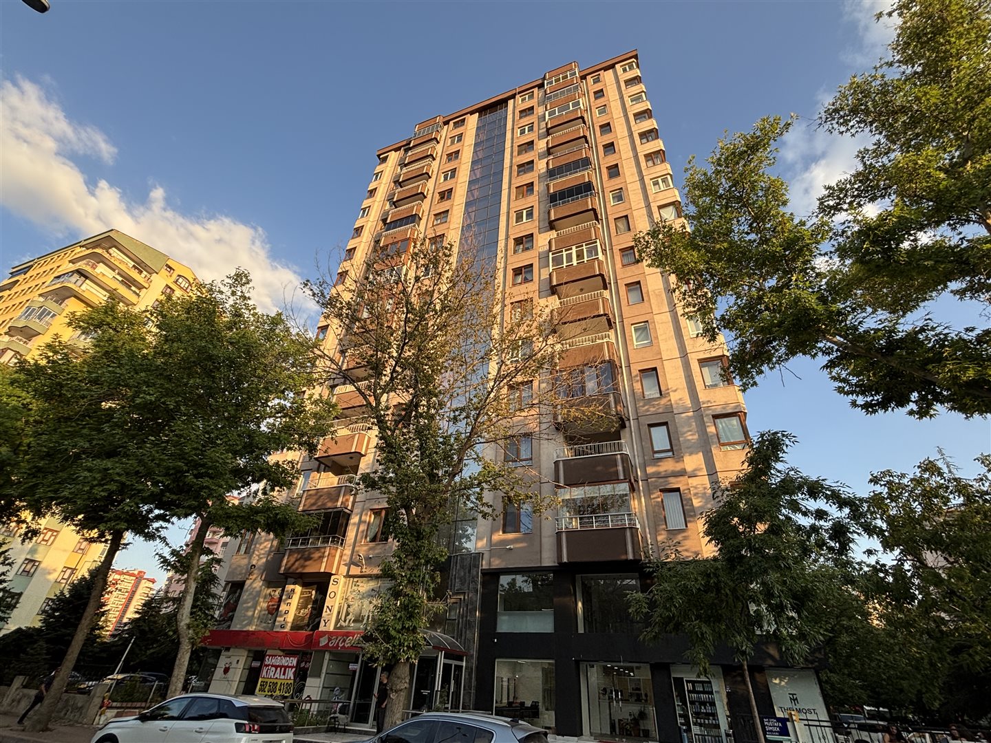 MUSTAFA ŞİMŞEK CADDESİ ÜZERİNDE SATILIK 4+1 ARA KAT DAİRE