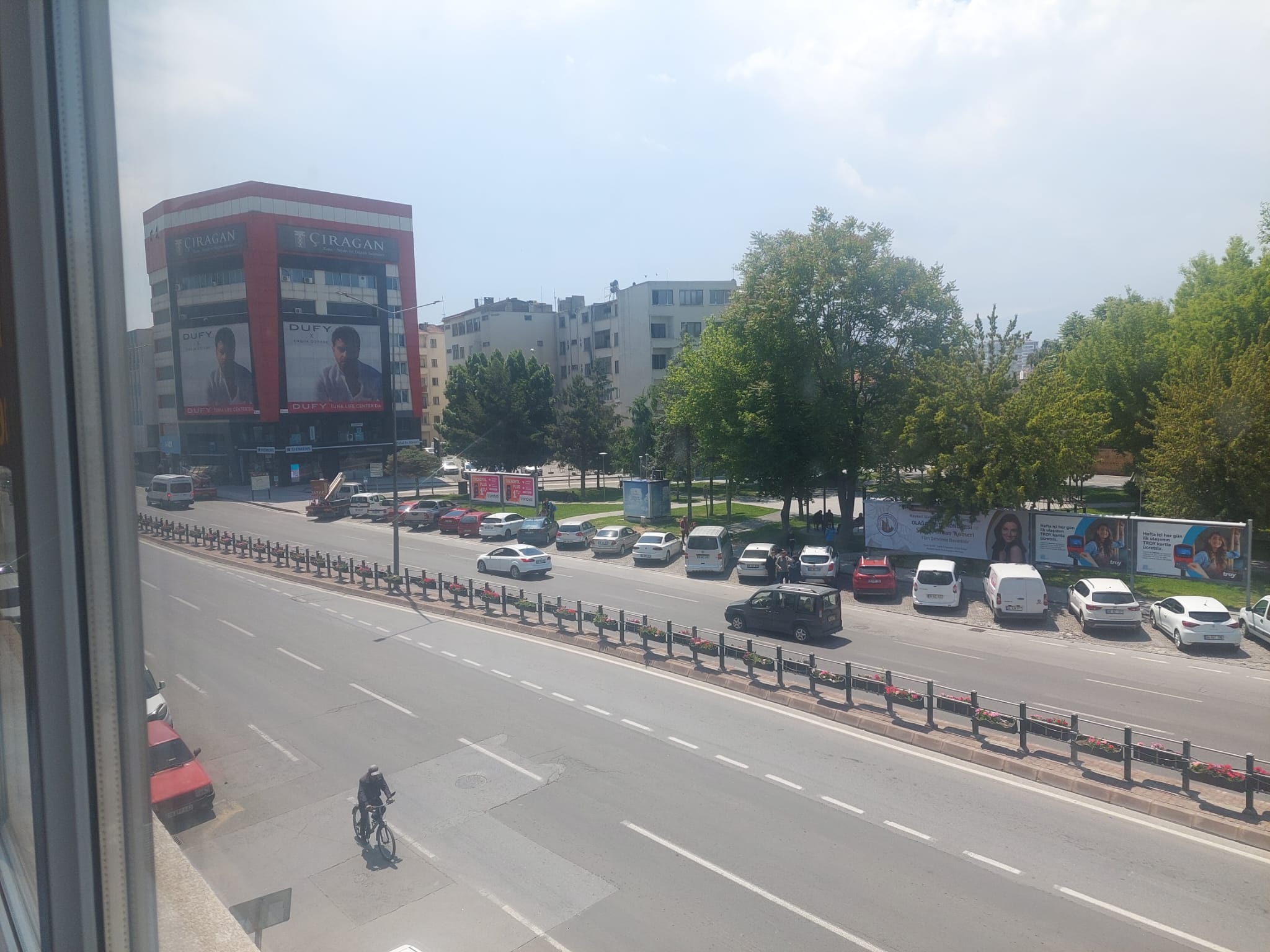 ÇARŞI MERKEZ CADDE EPHELİ YENİLENMİŞ SATILIK OFİS - 26