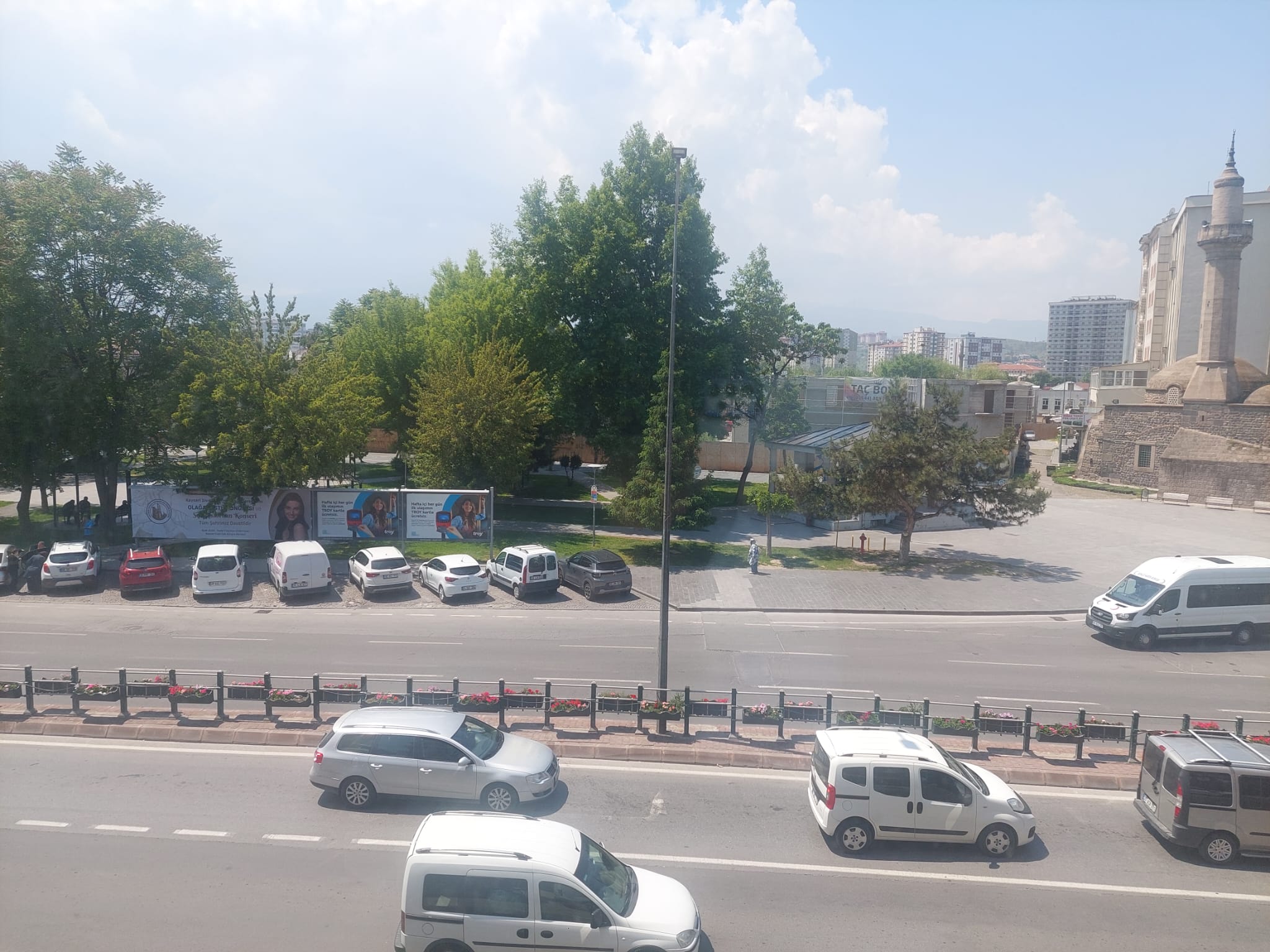 ÇARŞI MERKEZ CADDE EPHELİ YENİLENMİŞ SATILIK OFİS - 30