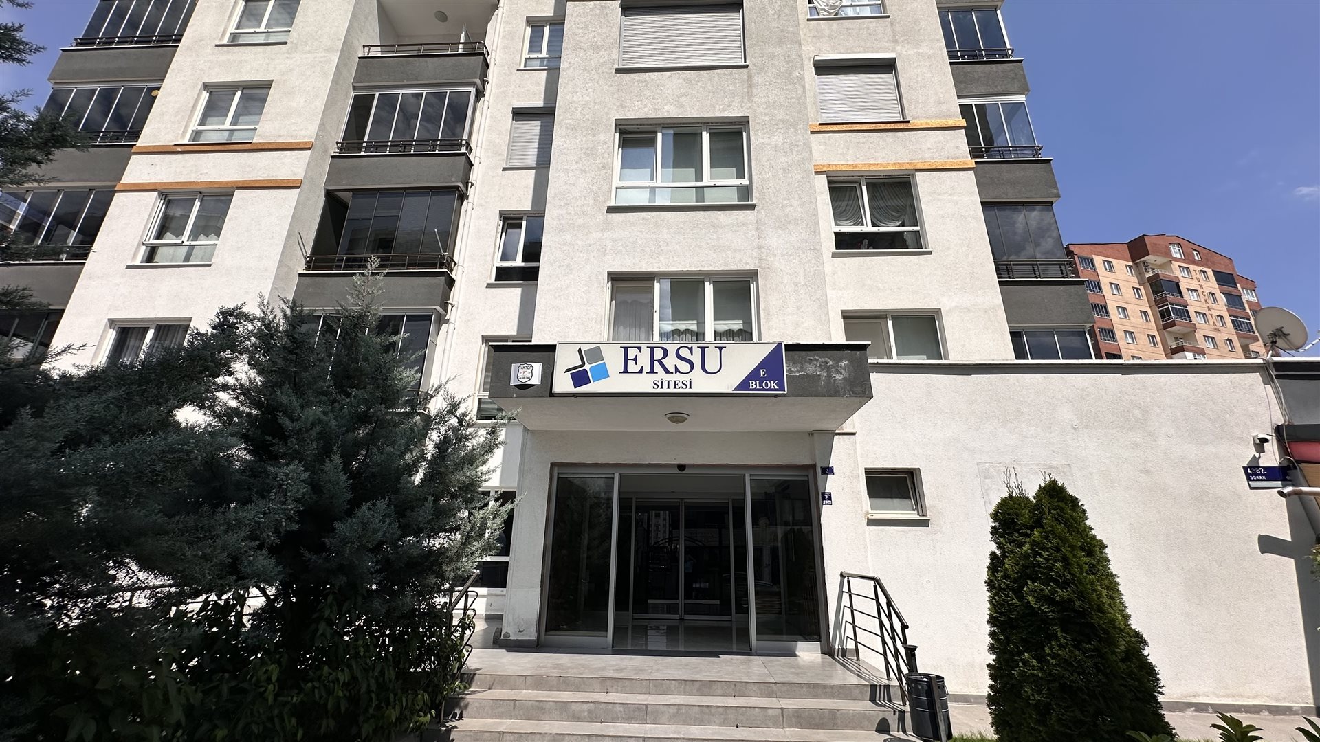 ERKİLET OSMANGAZİ MAH. MASRAFSIZ 3+1 SATILIK DAİRE - 2