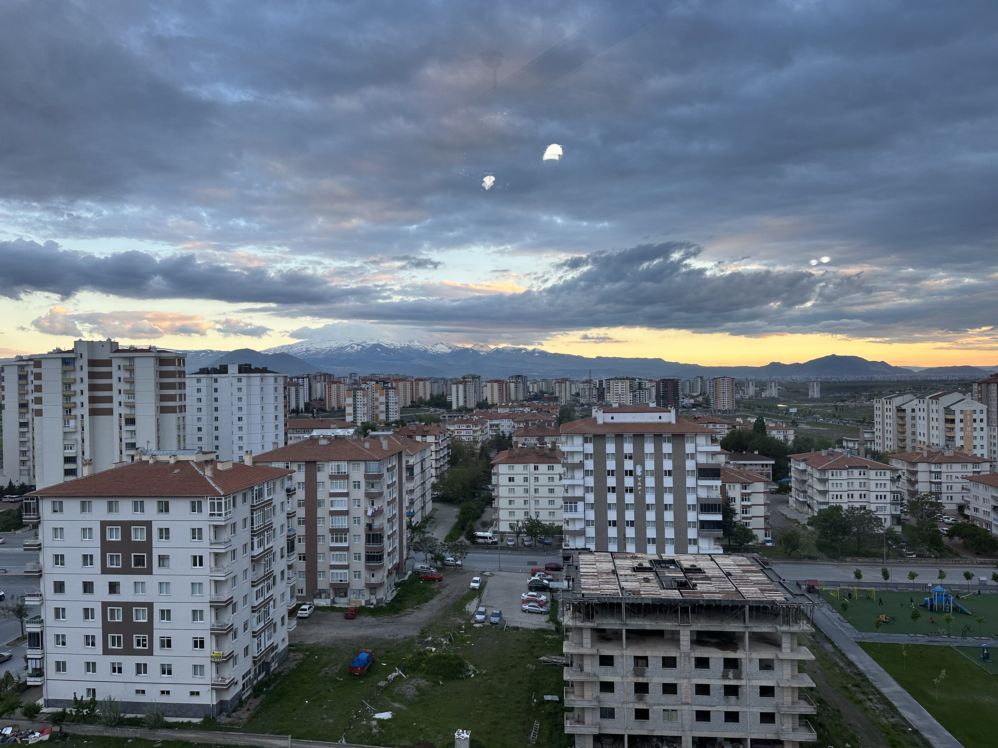YAŞAR GYO'DAN SİMAŞ'DA ERCİYES MANZARALI 2+1 SATILIK DAİRE!!! - 3