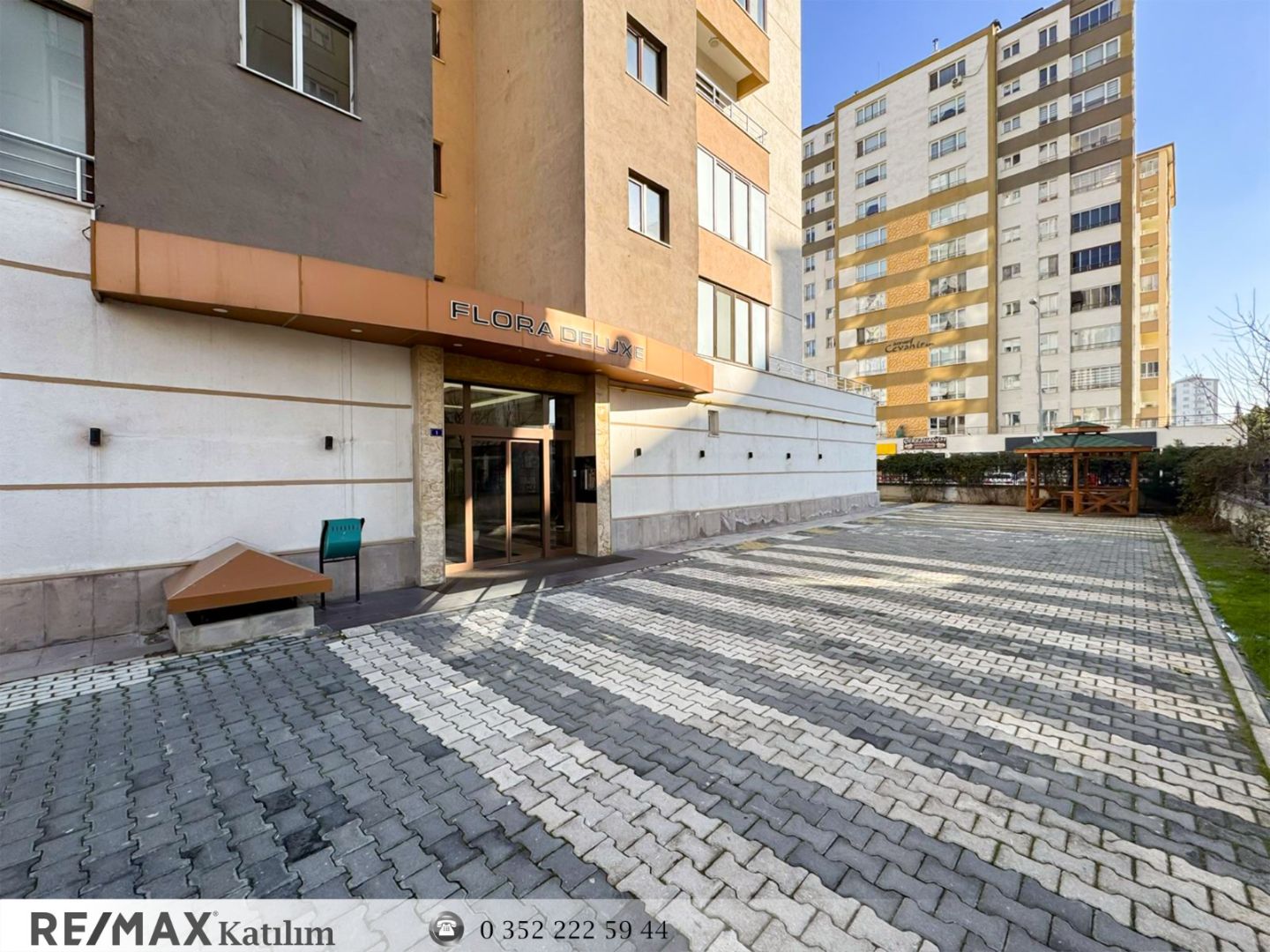 KAPALI OTOPARKLI Y.BEYAZIT FLORA SİTESİ 4+1 SATILIK DAİRE - 31