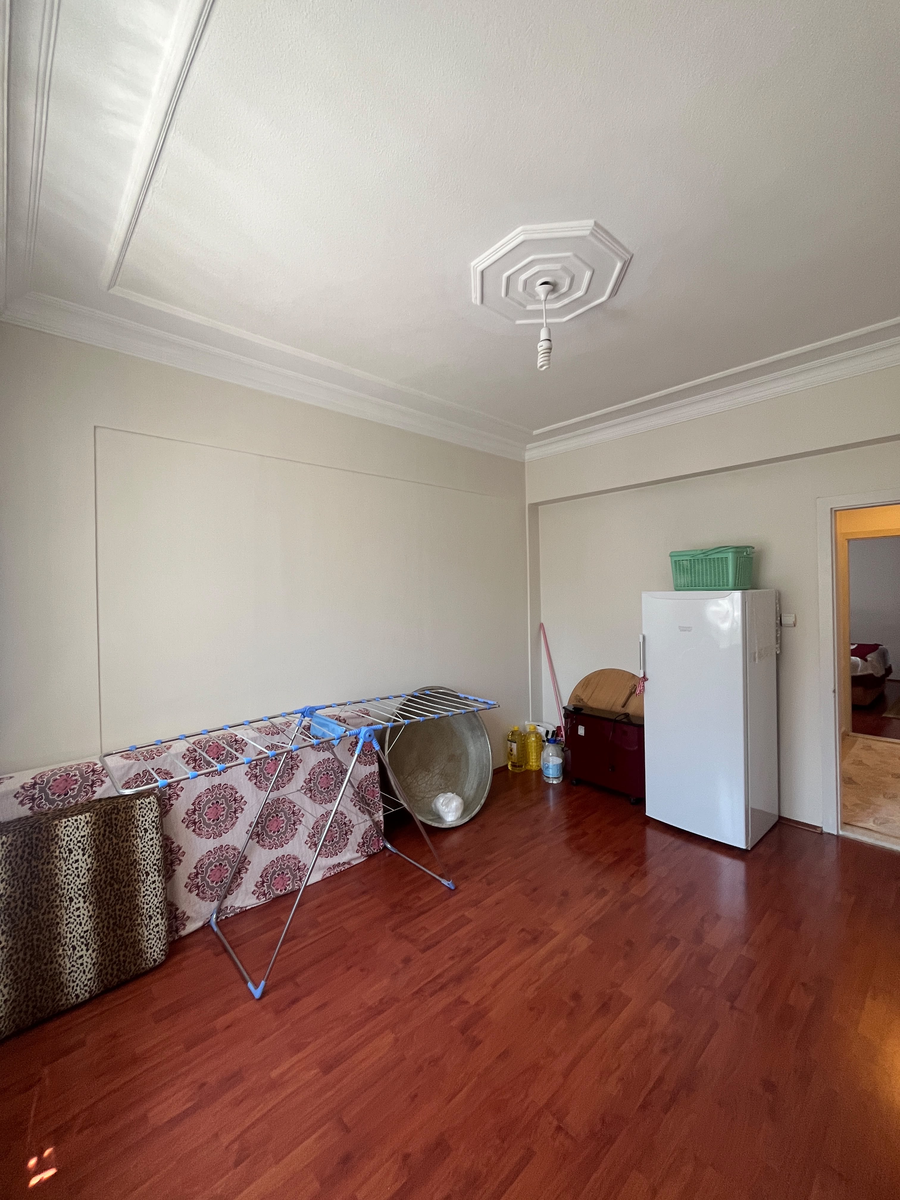 ESENYURT MAHALLESİ SÜMBÜL SOK. 3+1 GENİŞ DAİRE - 25
