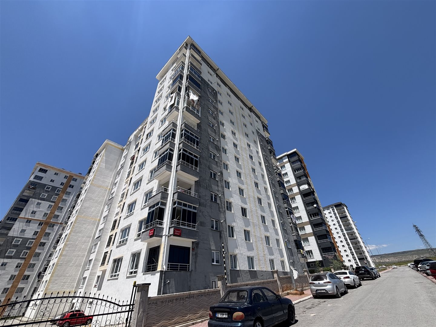 YAŞAR GYO OSMANGAZİ MAH. 3+1 SATILIK DAİRE