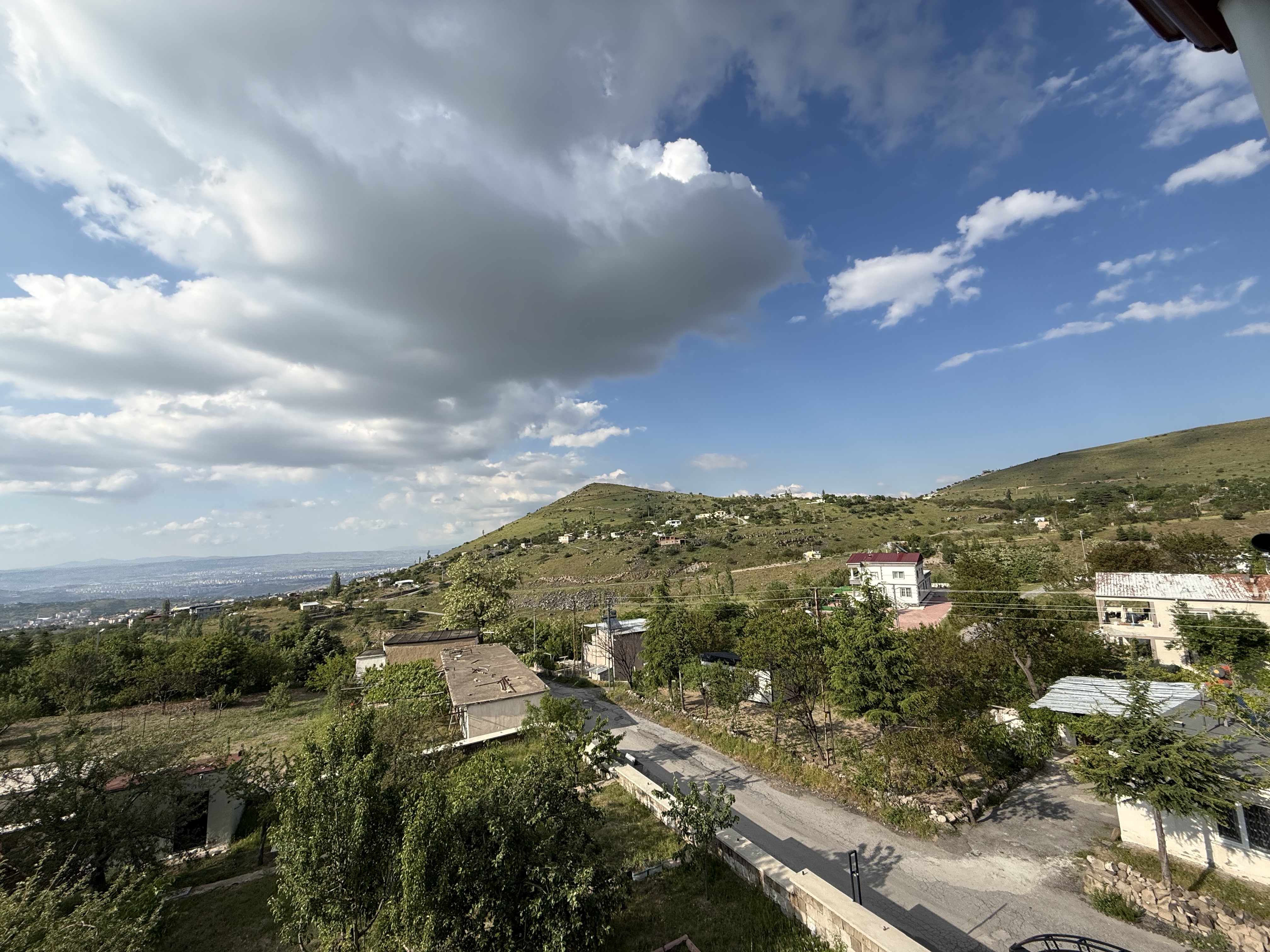 HACILAR AŞAĞI'DA SATILIK KÖŞE BAŞI 5,5+1 EV VE ARSASI - 3